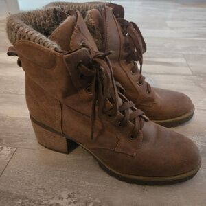 Steve Madden‎ Tan Lace-Up Boots